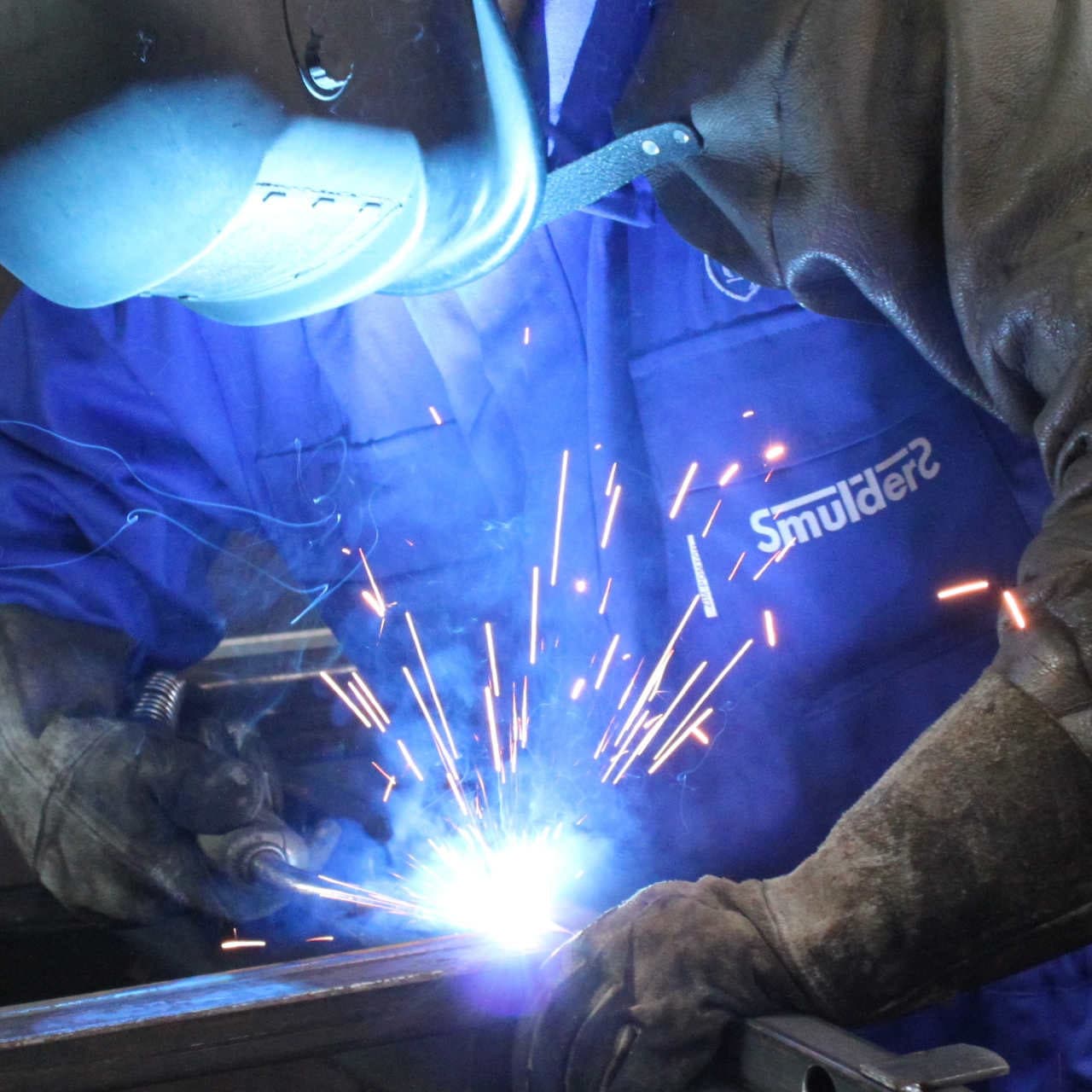 Smulders fabrik — svejseproduktion af premium staldinventar